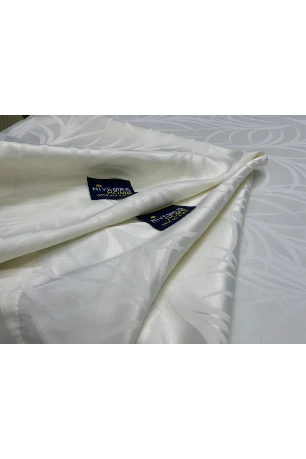 TAVOLO NIVEMESHOME 140X160 CREMA CON MOTIVO FOGLIE ANTI-MACCHIA