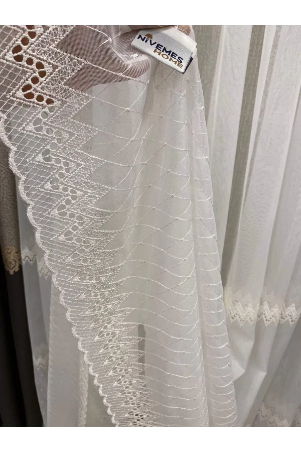 NİVEMESHOME DİVİNA ZİGZAG IŞLEMELİ KREM 1/3 SIK PİLE TÜL PERDE APM