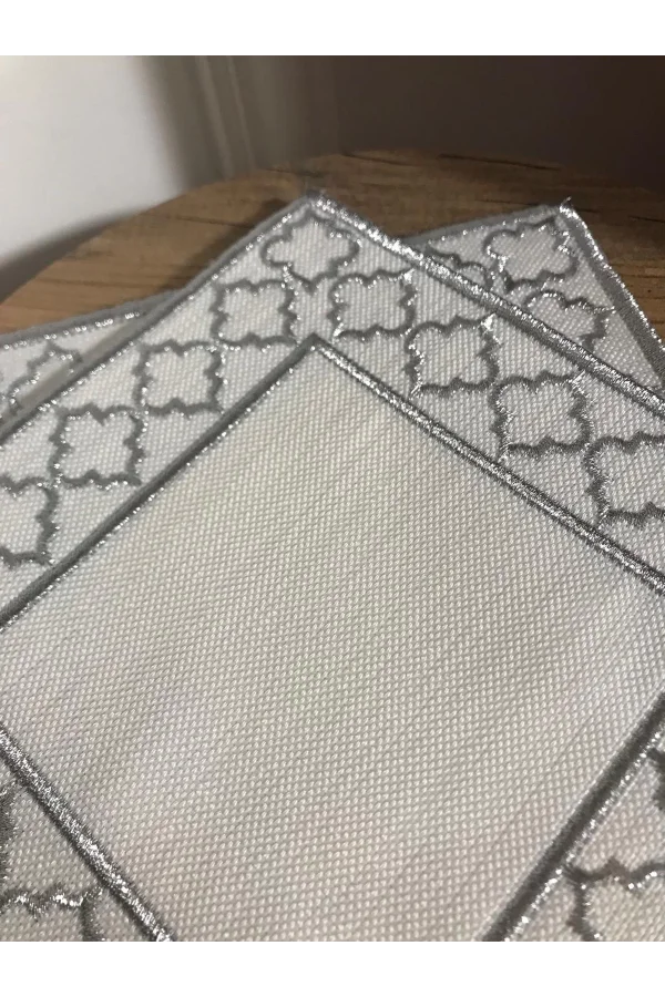 NİVEMESHOME FAS NAKIŞLI GÜMÜŞ KARE (6 ADET) KETEN KOKTEYL PEÇETESİ KAHVE YANI SUNUMLUK