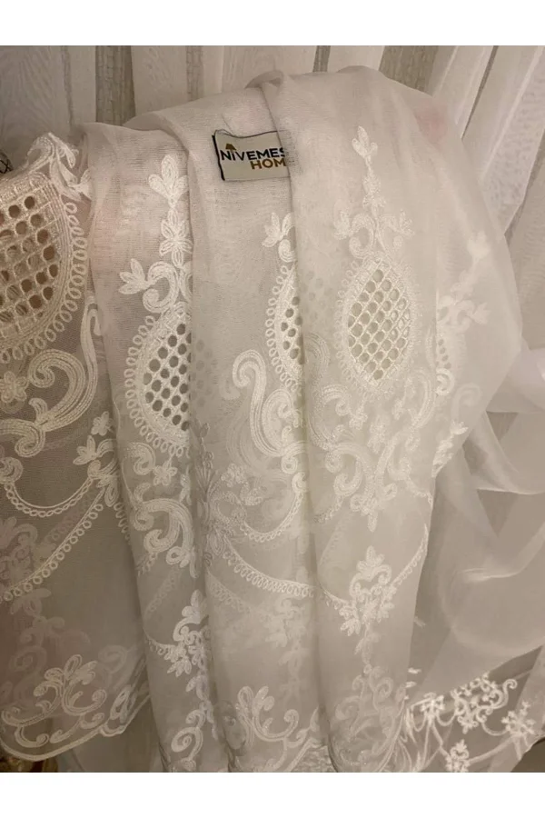 NİVEMESHOME FLORA ROCK BESTICKT 1/3 DICHTE FALTEN VORHANG APM