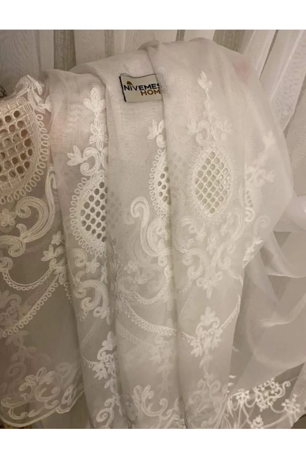 NİVEMESHOME FLORA ROCK BESTICKT 1/3 DICHTE FALTEN VORHANG APM