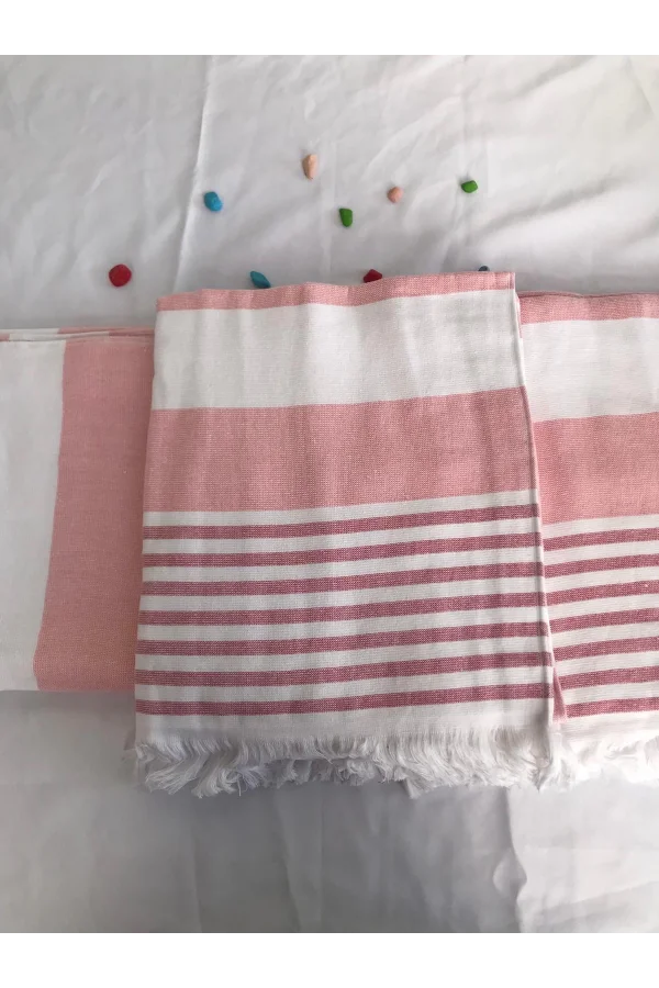 TOALLA DE PLAYA NARCISSHOME CON RAYAS BLANCAS Y FLECOS