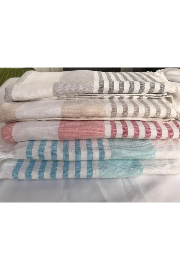 TOALLA DE PLAYA NARCISSHOME CON RAYAS BLANCAS Y FLECOS