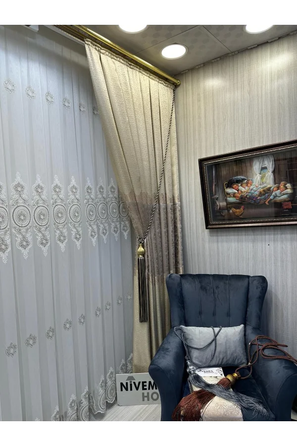 NİVEMESHOME OSNAY MOTİVTELOŞ 1/3 DİCHT GEFALTETER TÜLLGARDINE APM