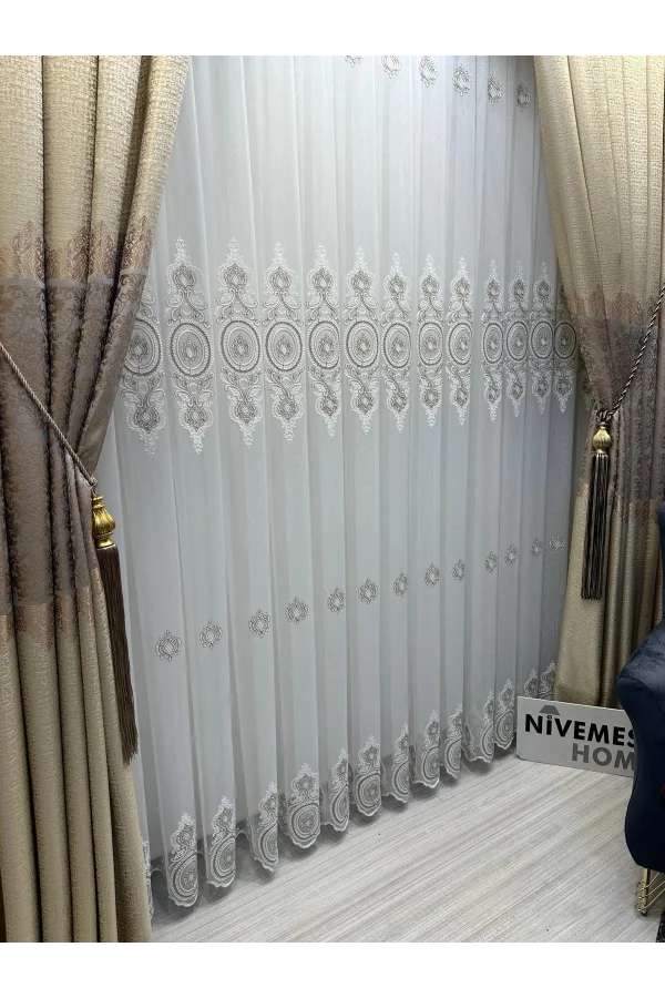 NİVEMESHOME OSNAY MOTİVTELOŞ 1/3 DİCHT GEFALTETER TÜLLGARDINE APM