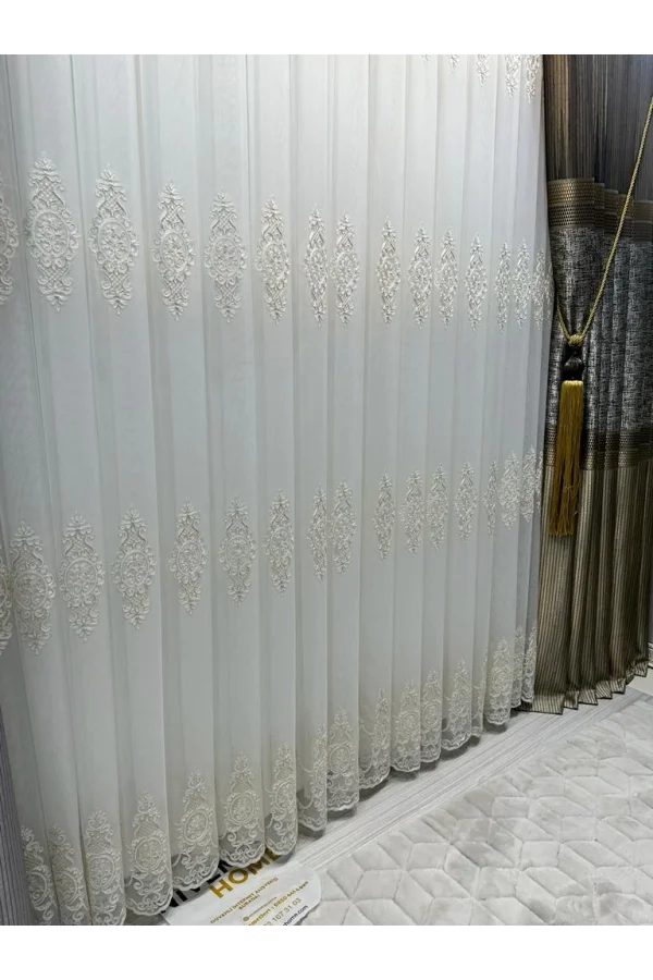 NİVEMESHOME SAMANDAĞ BEYAZ ZEMİN 1/3 SIK PİLELİ TÜL PERDE APM