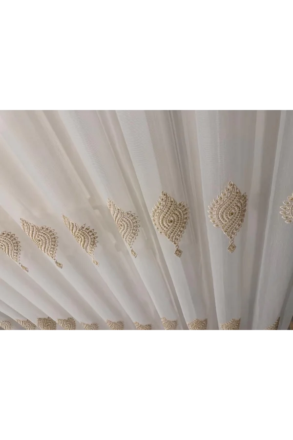 NİVEMESHOME SİNOP 523 V-104 ALTIN İŞLEMELİ 1/3 SIK PİLELİ TÜL PERDE APM