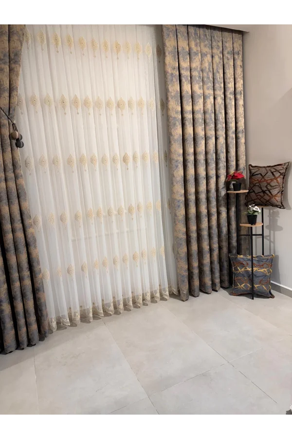 NİVEMESHOME SİNOP 523 V-104 ALTIN İŞLEMELİ 1/3 SIK PİLELİ TÜL PERDE APM