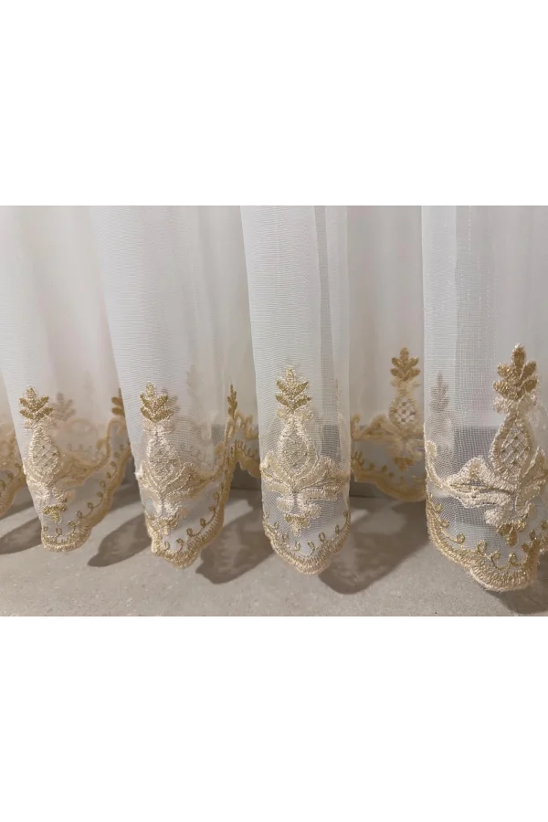 NİVEMESHOME SİNOP 523 V-104 ALTIN İŞLEMELİ 1/3 SIK PİLELİ TÜL PERDE APM