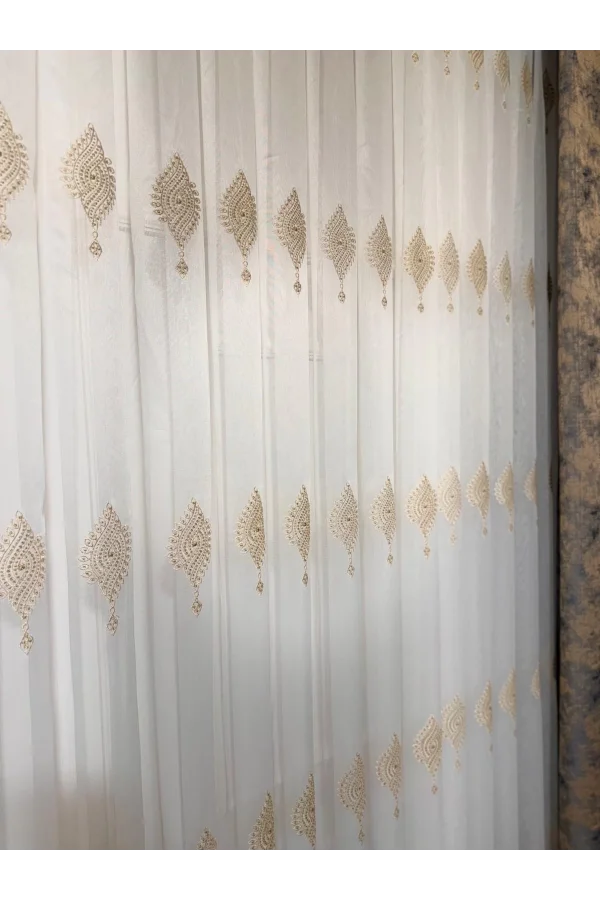 NİVEMESHOME SİNOP 523 V-104 ALTIN İŞLEMELİ 1/3 SIK PİLELİ TÜL PERDE APM