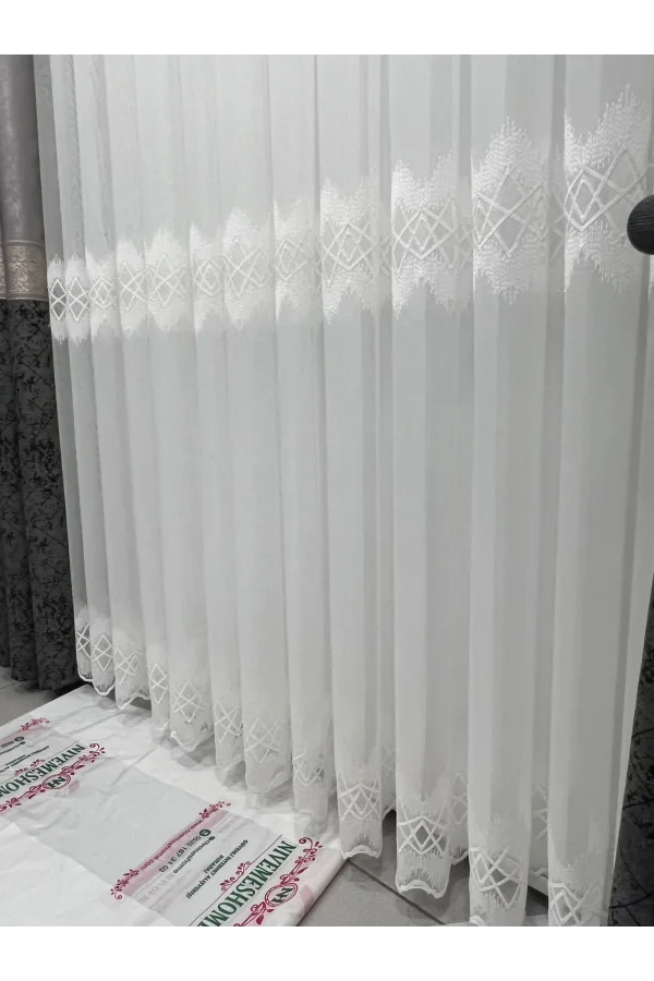 NİVEMESHOME TİTANUM NAKIŞLI KREM H5444 TM 1/3 SIK PİLE TÜL PERDE APM