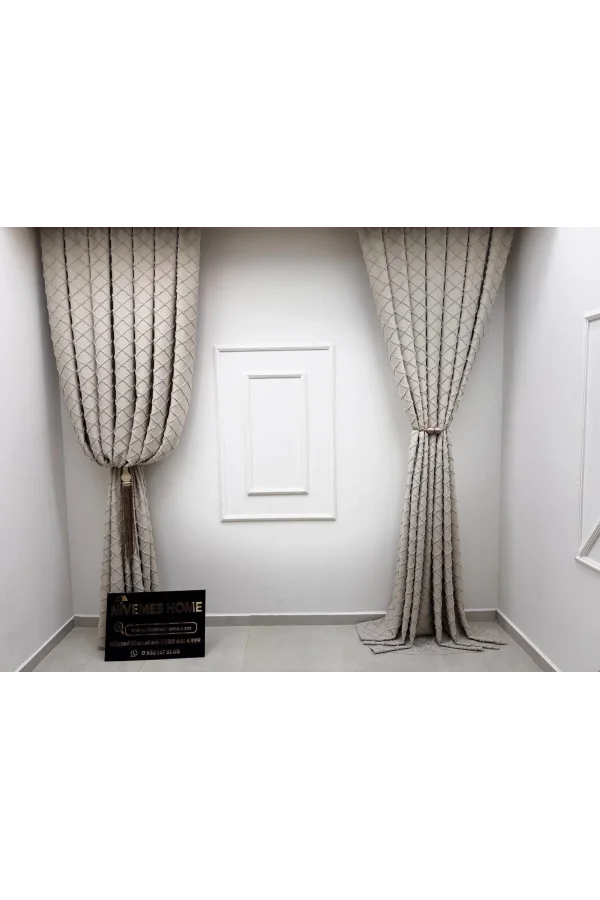 NİVEMESHOME TUNA 105 ROSEN KURUSU 1/3 DICKES GESCHMÜCKTES VORHANG APF