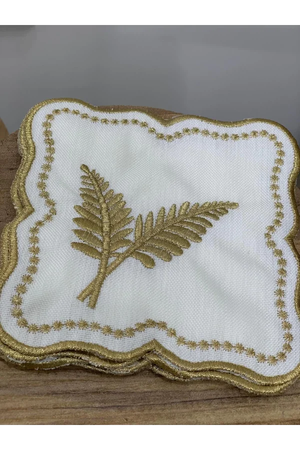 NİVEMESHOME YAPRAK NAKIŞLI GOLD KARE (6 ADET) KETEN KOKTEYL PEÇETESİ KAHVE YANI SUNUMLUK