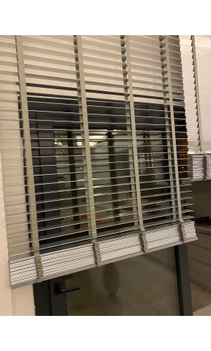 NİVEMESHOME SCHWARZES HOLZ-JALOUSIE 50 MM REDUZIERUNG + MIT SCHNUR VORHANG