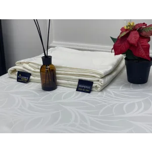 NIVEMESHOME 140X280 CREAM LEAF PATTERNED NON-STICK TABLECLOTH