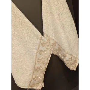 TOALLA DE BORDADO DE LUNARES DE CAFÉ BATIK DE NIVEMESHOME