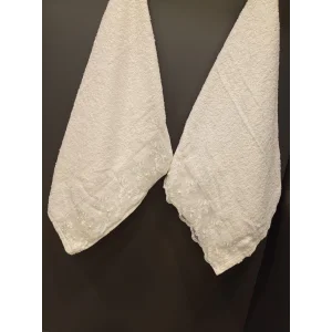 TOALLA CON BORDADO DE LUNARES TEÑIDA EN DEGRADADO NIVEMESHOME