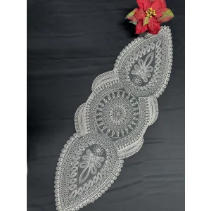 CORREDOR DE COLOR CREMA CON BORDADOS INCREÍBLES