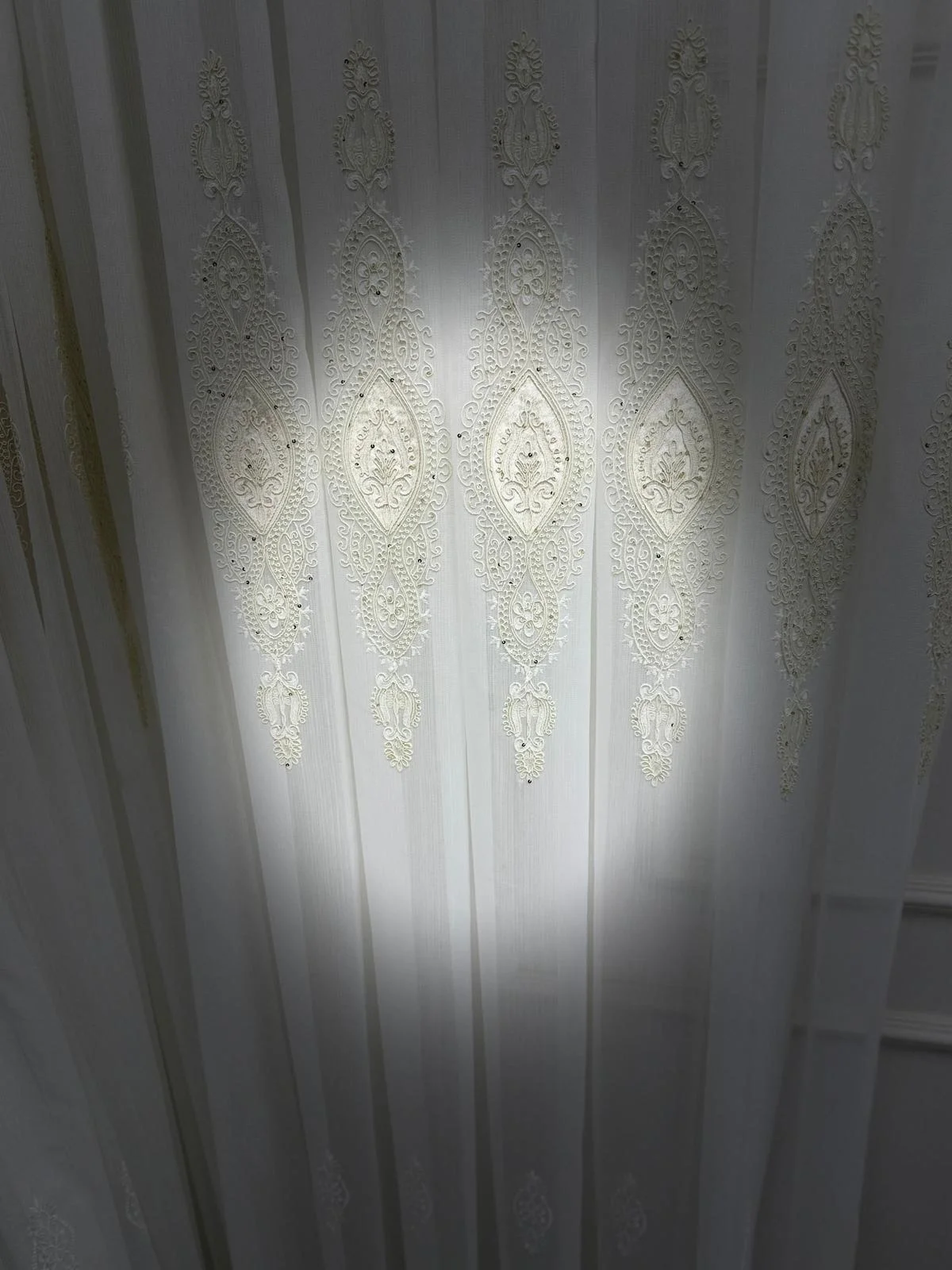 NIVEMESHOME ELÍSYA 3812 GOLD SHIMMER 1/3 PILE WOVEN BAMBOO TULLE CURTAIN