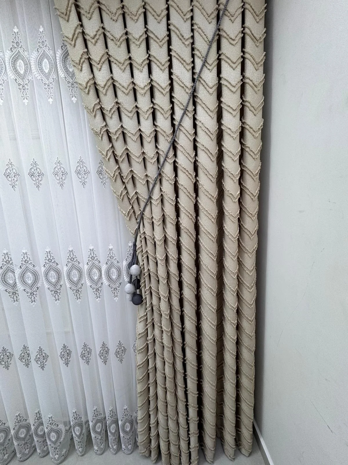 NİVEMESHOME RİTİM 3-0009 EKRU 1/3 PİLELİ FON PERDE