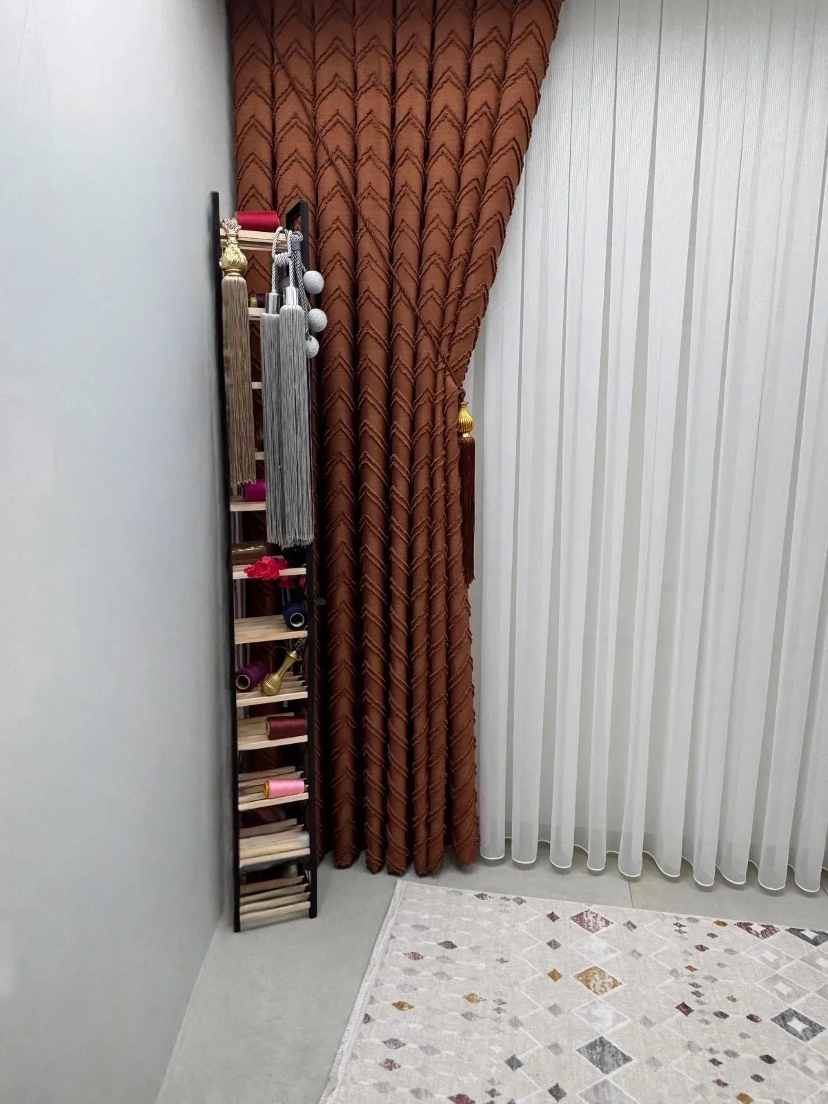 NİVEMESHOME RİTİM KİREMİT 1/3 PİLELİ FON PERDE