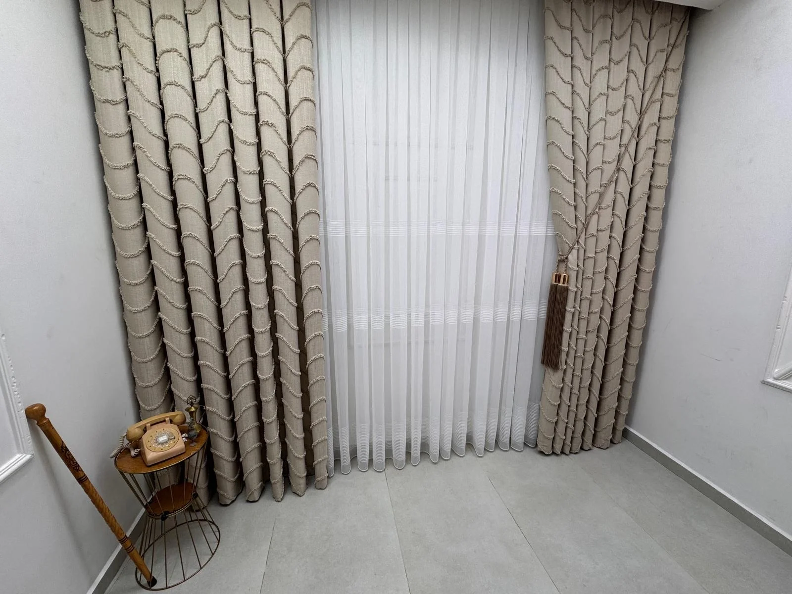 NİVEMESHOME NUEVA TEMPORADA CORTINA DE TUL PLATEADA BRILLANTE CON 3 BANDAS Y 1/3 PLIEGUE.