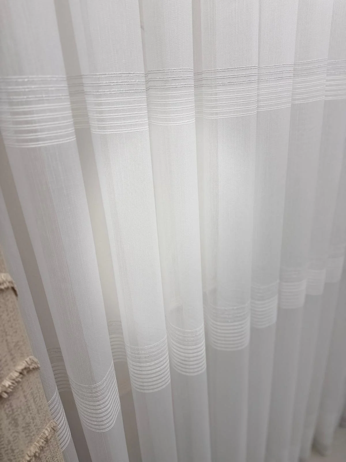 NİVEMESHOME NUEVA TEMPORADA CORTINA DE TUL PLATEADA BRILLANTE CON 3 BANDAS Y 1/3 PLIEGUE.