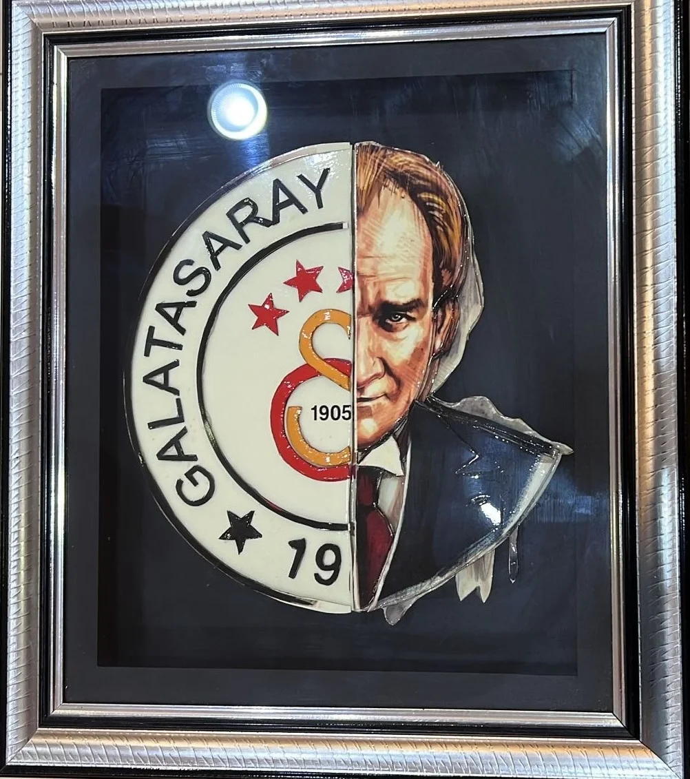 Cuadro hecho a mano de Mustafa Kemal Atatürk y Galatasaray