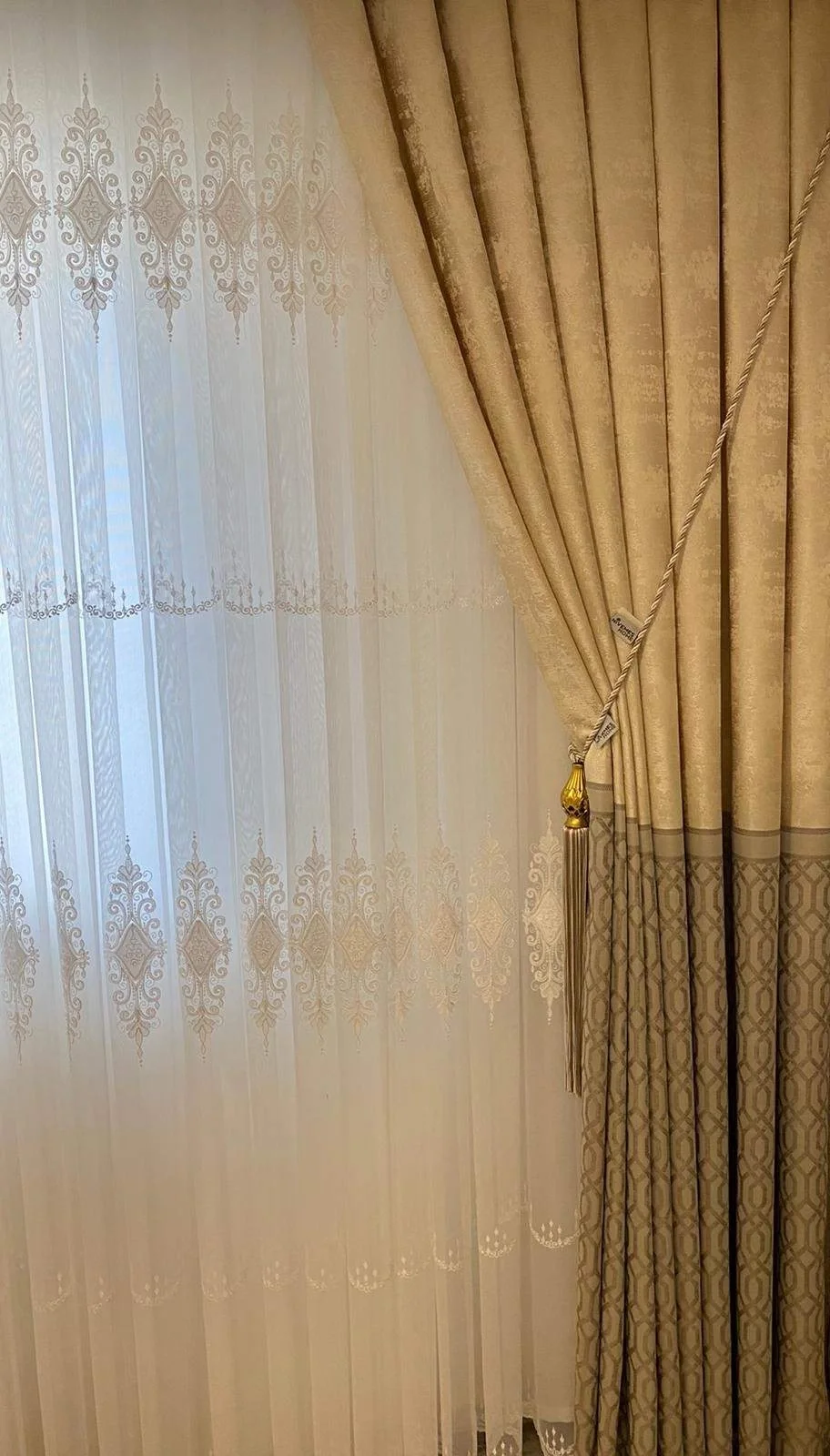 NİS YAKUT VİZON BEJ 1/3 SIK PİLE FON PERDE APM