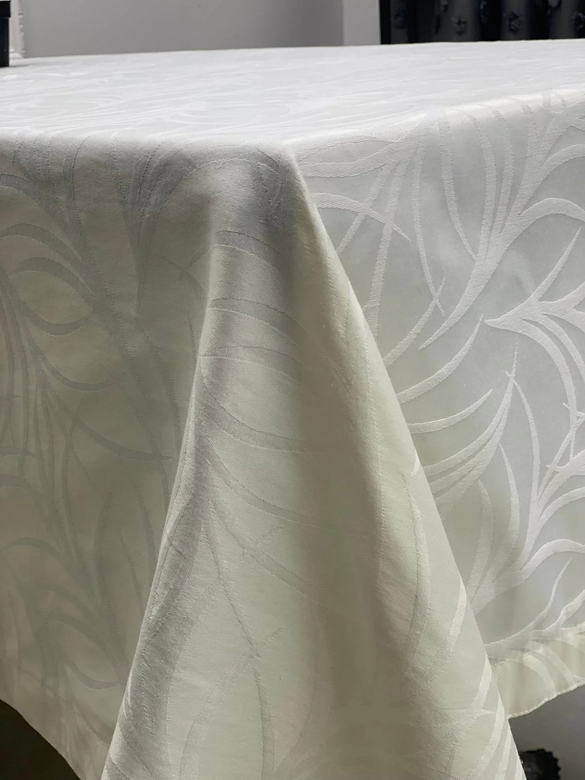 NİVEMESHOME 140X180 CREME BLÄTTERMUSTER FLECKENFREIE TISCHDECKE