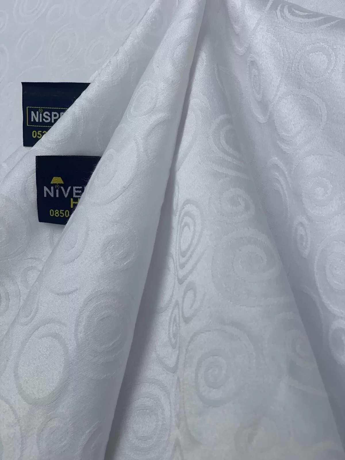 NIVEMESHOME 140X240 WEISSES RUNDES SYMBOL FLECKENFREIE TISCHDECKE
