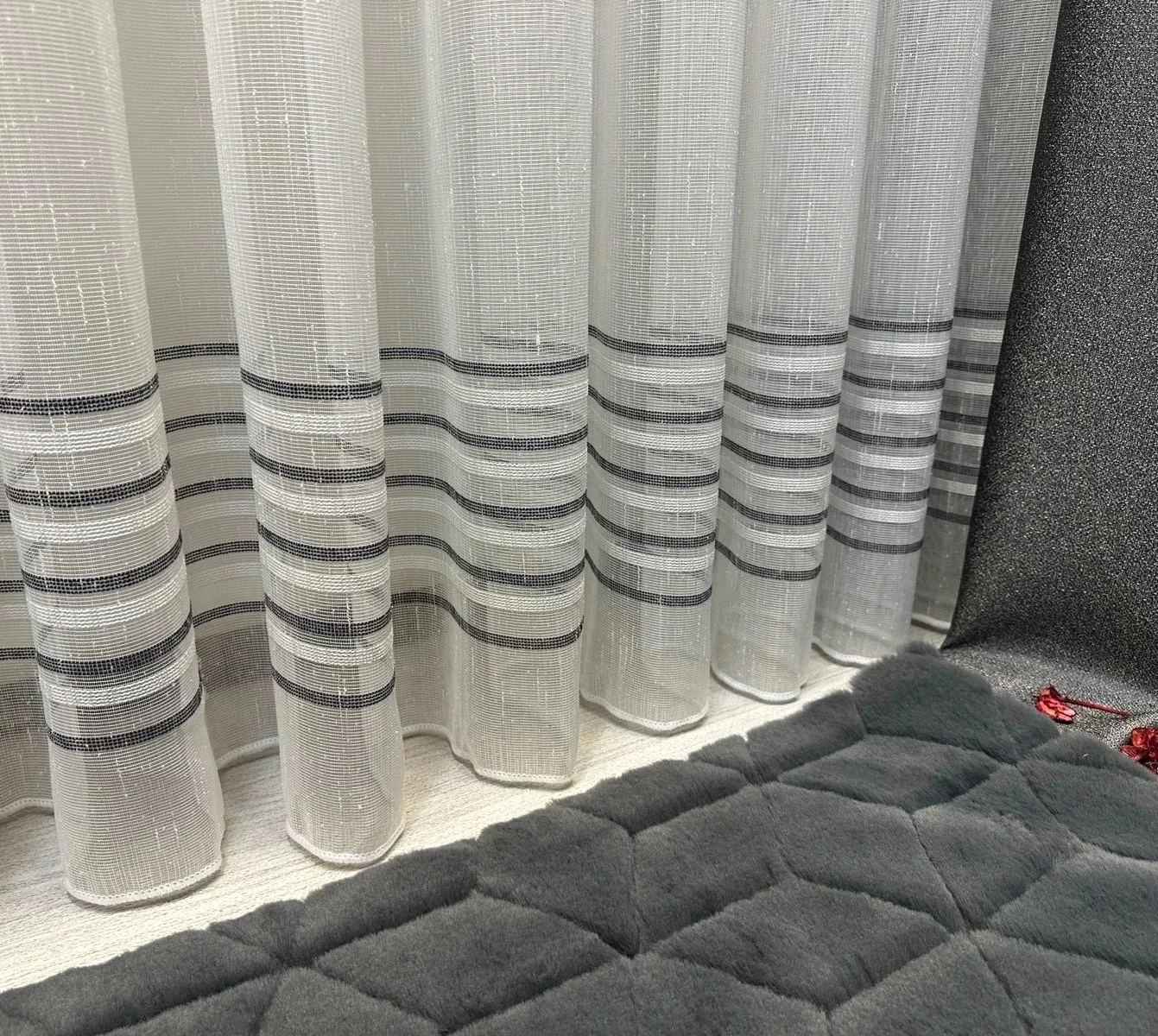 NİVEMESHOME ARYA SİYAH ŞERİTLİ 1/3 SIK PİLELİ TÜL PERDE APM