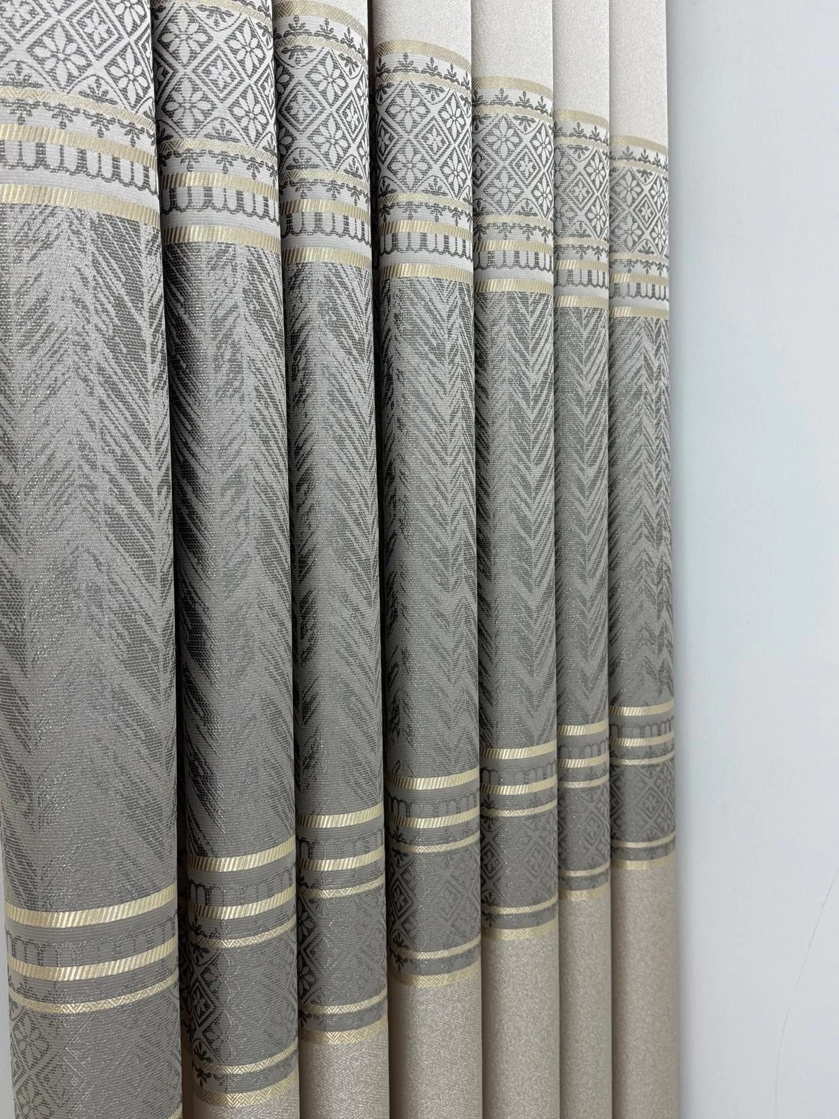 NİVEMESHOME AVŞA DESEN:632349 5204 VİZON 1/3 SIK PİLE FON PERDE APM