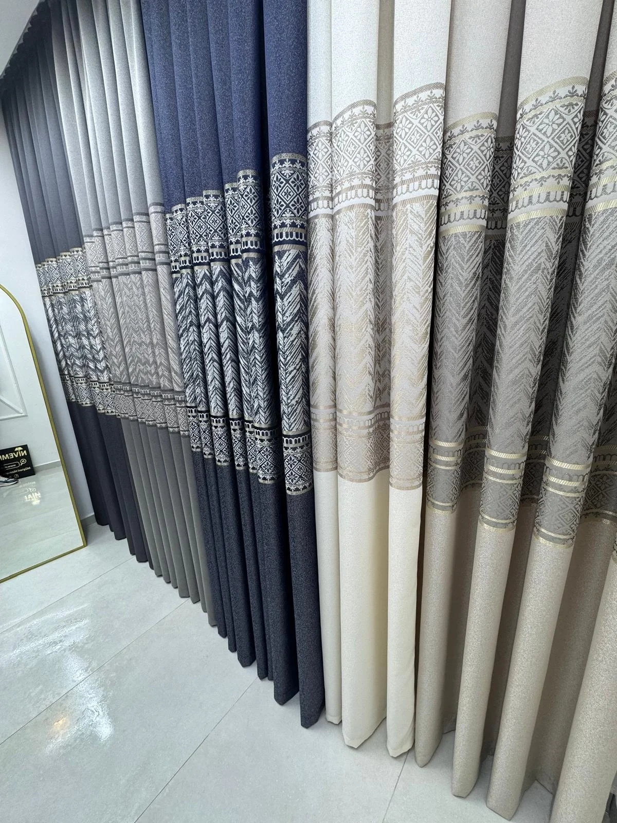 NİVEMESHOME AVŞA DESEN:632349 5204 VİZON 1/3 SIK PİLE FON PERDE APM