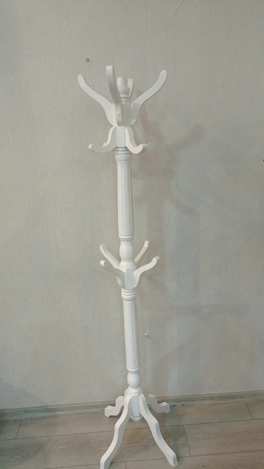 NIVEMESHOME WOODEN WHITE COAT RACK WITH STAND 175 CM