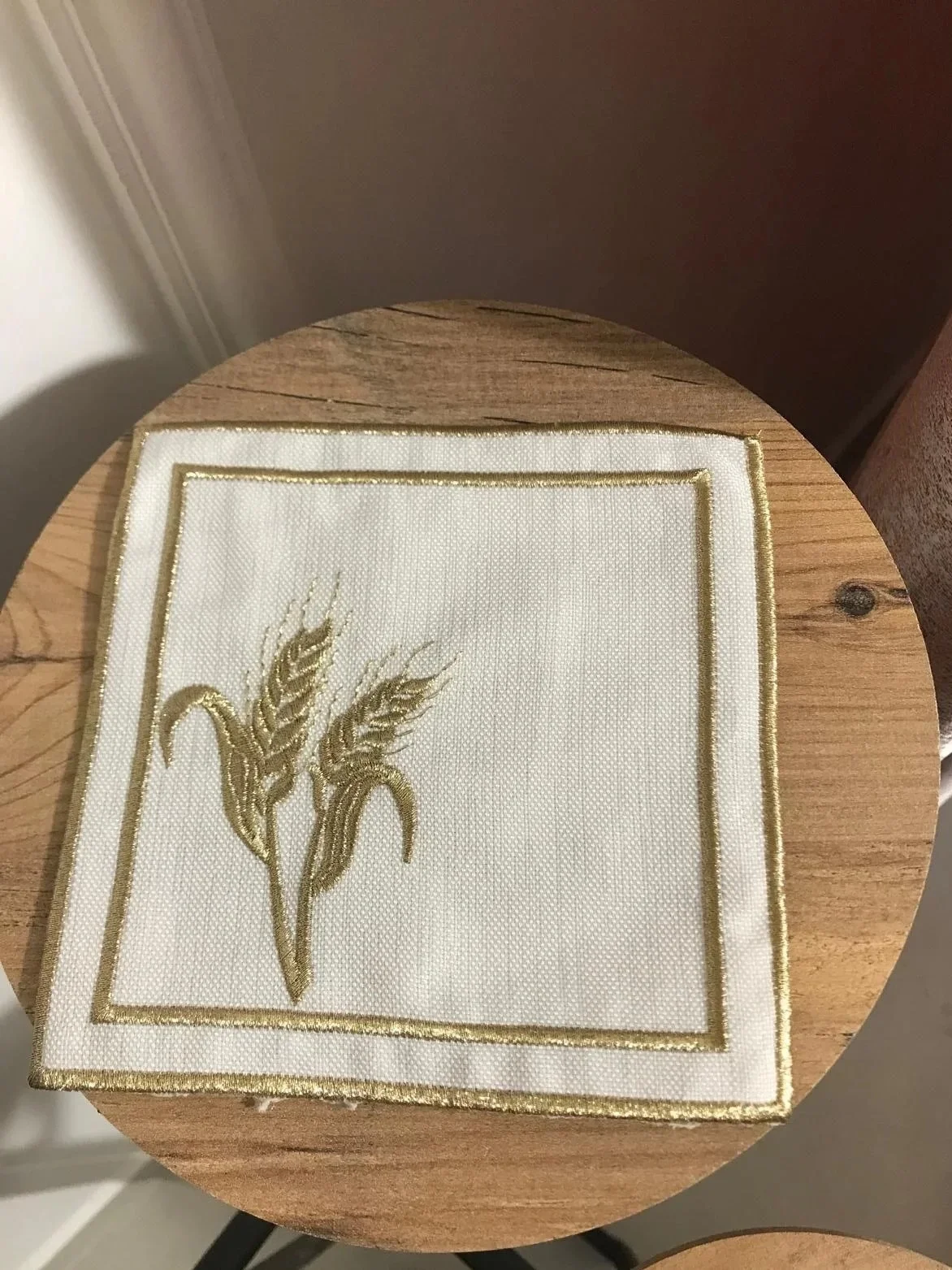 NIVEMESHOME TOVAGLIA DORO CON RICAMO A SPIGA A FORMA DI QUADRATO (6 PEZZI) TOVAGLIOLI DA COCKTAIL IN LINO MARRONE CON PORTA POSATE