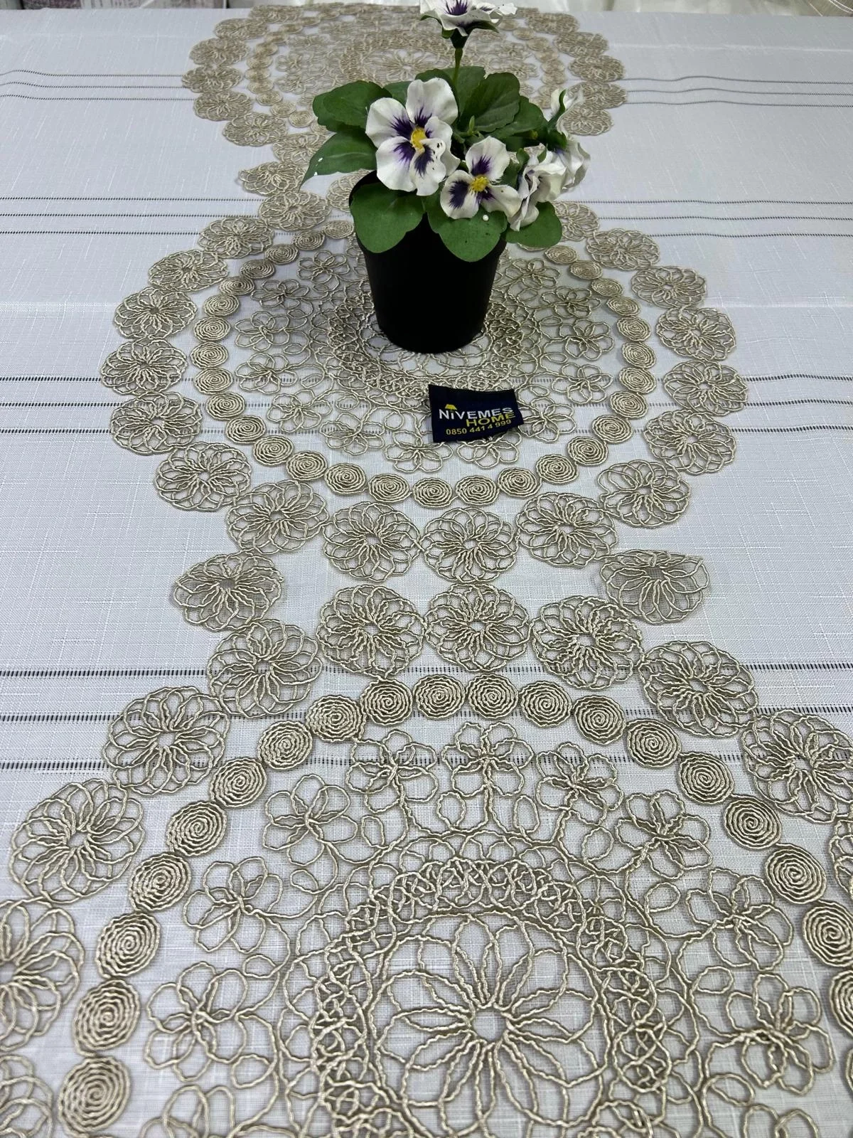 SET DA TAVOLA NIVEMESHOME IN BEIGE CON 7 PEZZI (RUNNER + 6 SOTTOTAZZE)