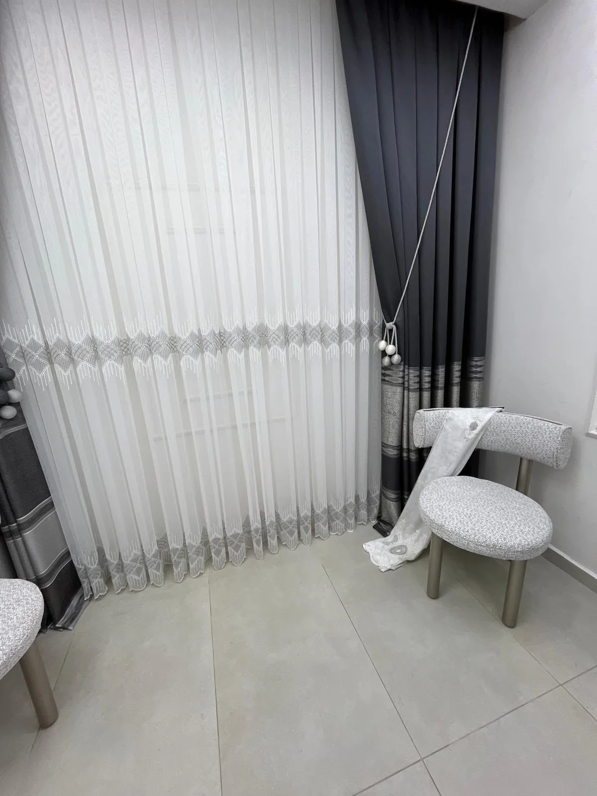 NİVEMESHOME ELİN 2573 V-105 GÜMÜŞ DETAY 1/3 PİLELİ TÜL PERDE APM