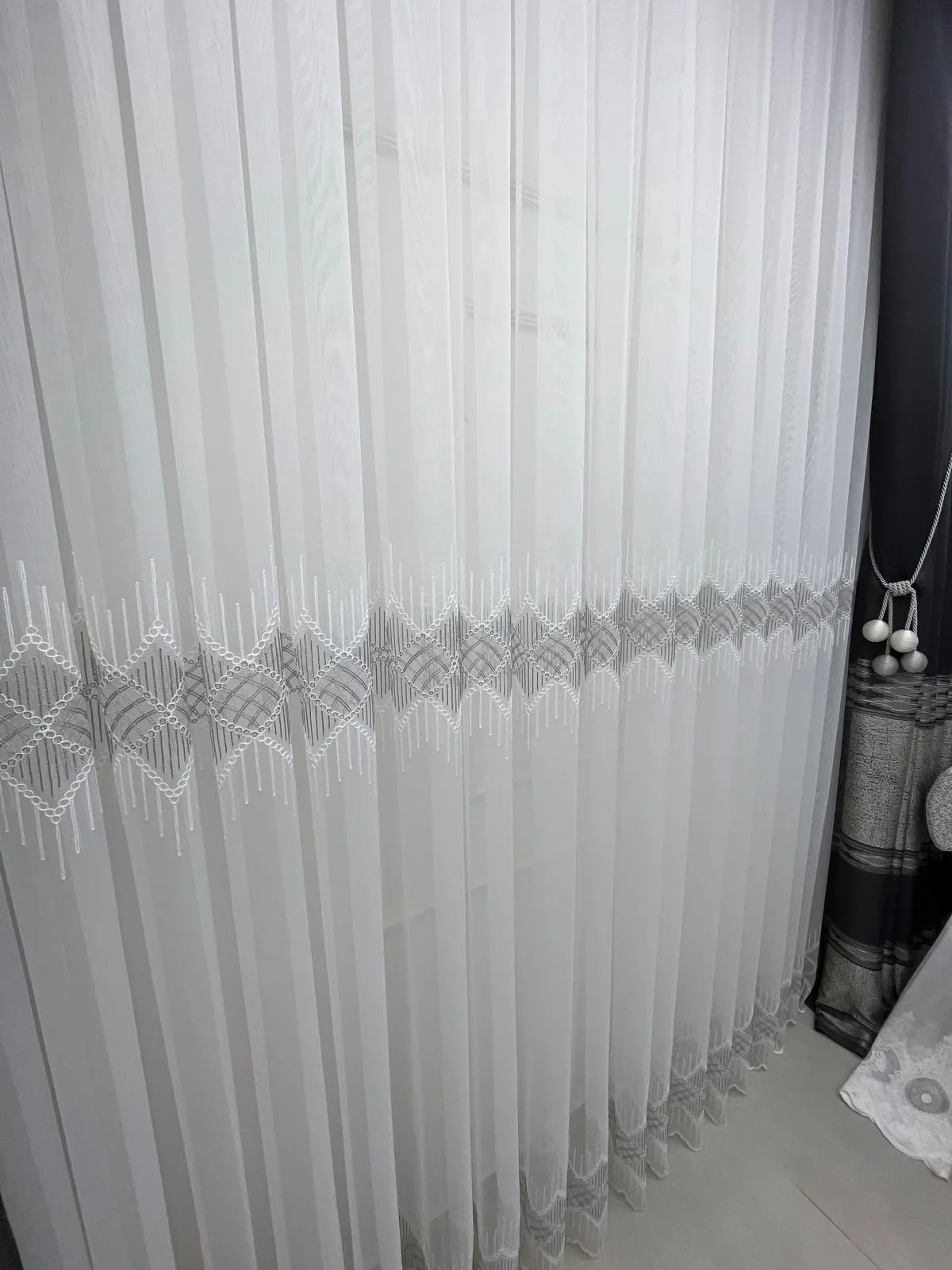 NİVEMESHOME ELİN 2573 V-105 GÜMÜŞ DETAY 1/3 PİLELİ TÜL PERDE APM