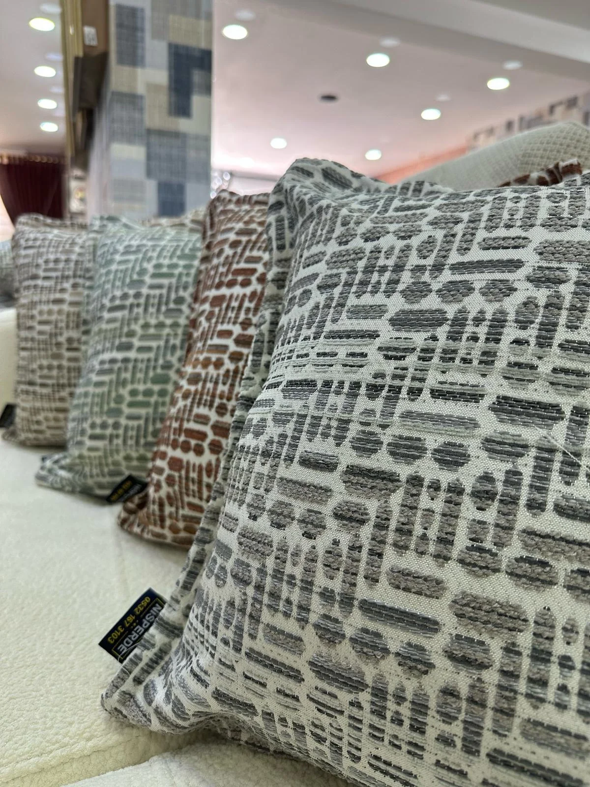 CUSCINO DECORATIVO IMBOTTITO IN FIBRA NIVEMESHOME 45X45 LISA 04 GRIGIO