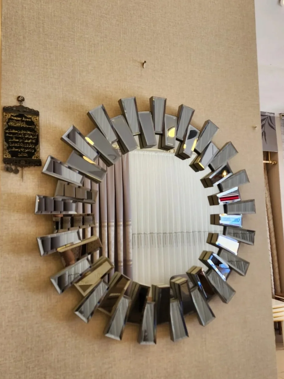 NİVEMESHOME GÜMÜŞ 80X81 METAL ÇERÇEVELİ AYNA