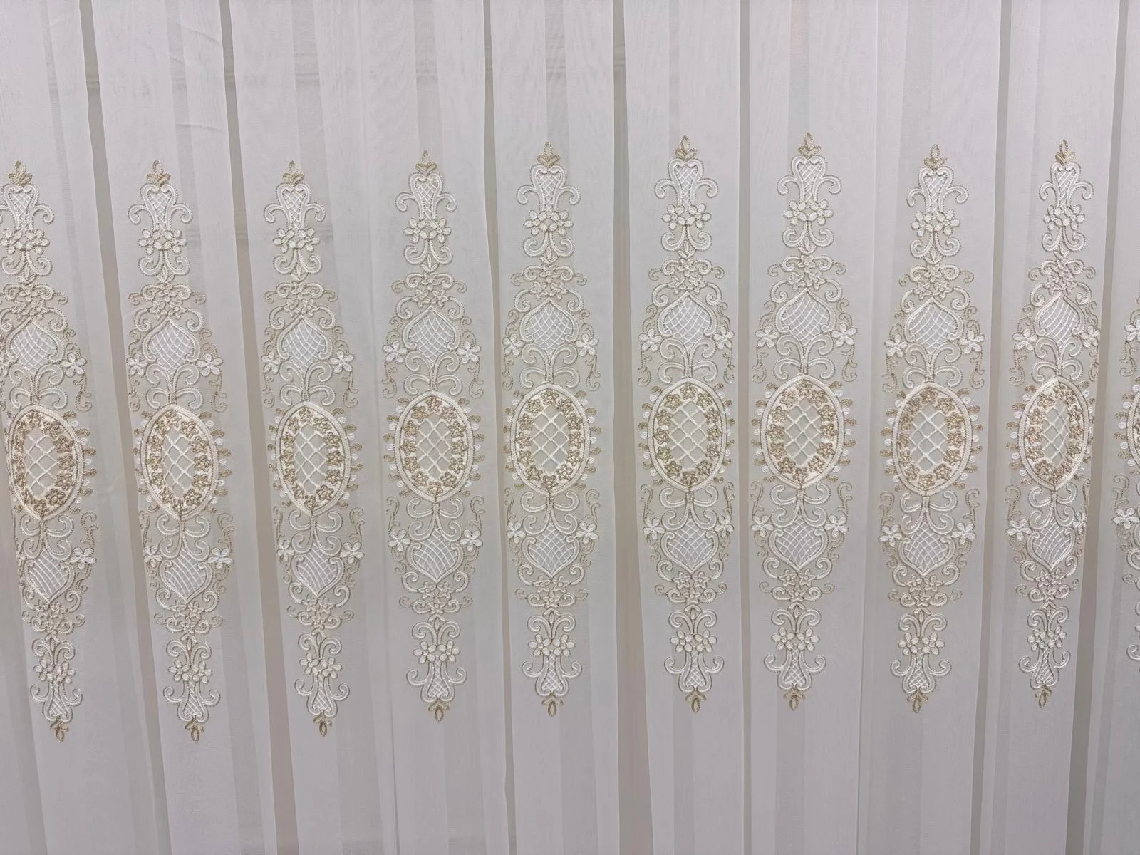 NİVEMESHOME HÜRREM GOLD DETAYLI 1/3 SIK PİLELİ TÜL PERDE APM