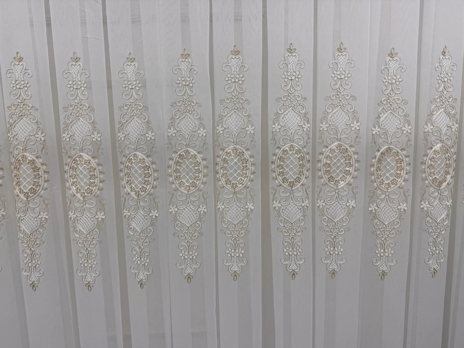 NİVEMESHOME HÜRREM GOLD DETAYLI 1/3 SIK PİLELİ TÜL PERDE APM