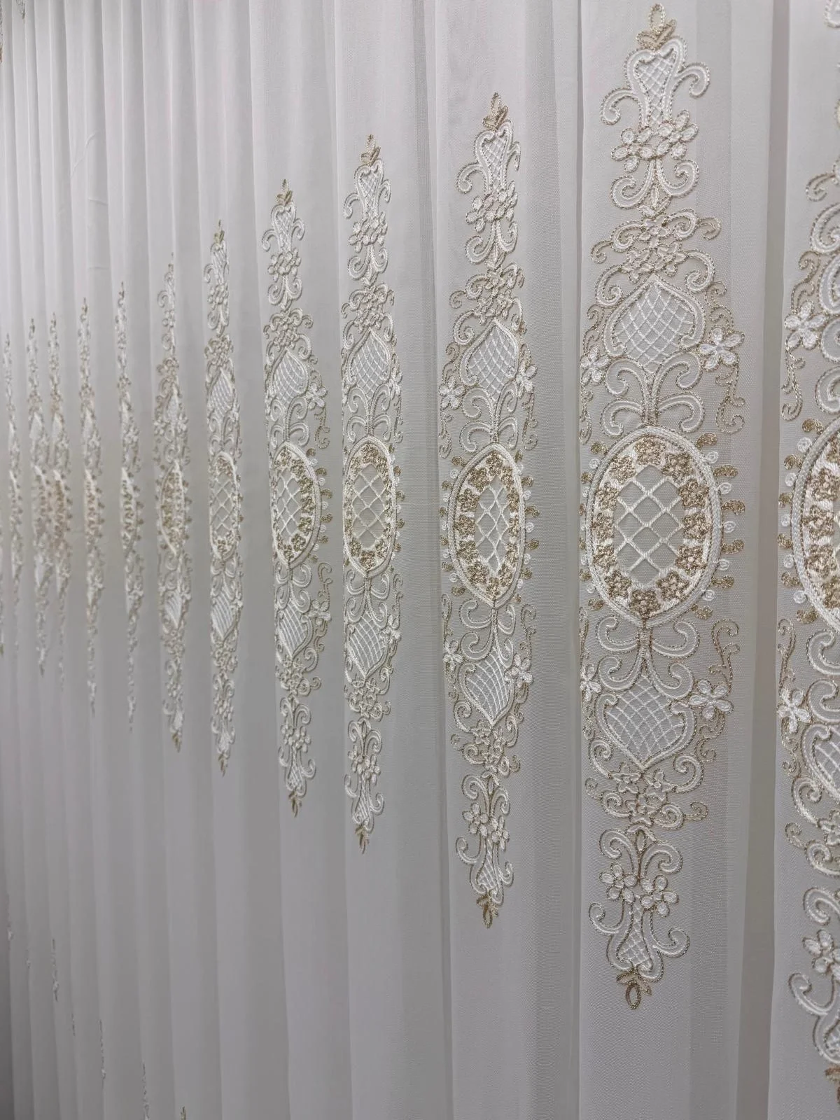 NİVEMESHOME HÜRREM GOLD DETAYLI 1/3 SIK PİLELİ TÜL PERDE APM