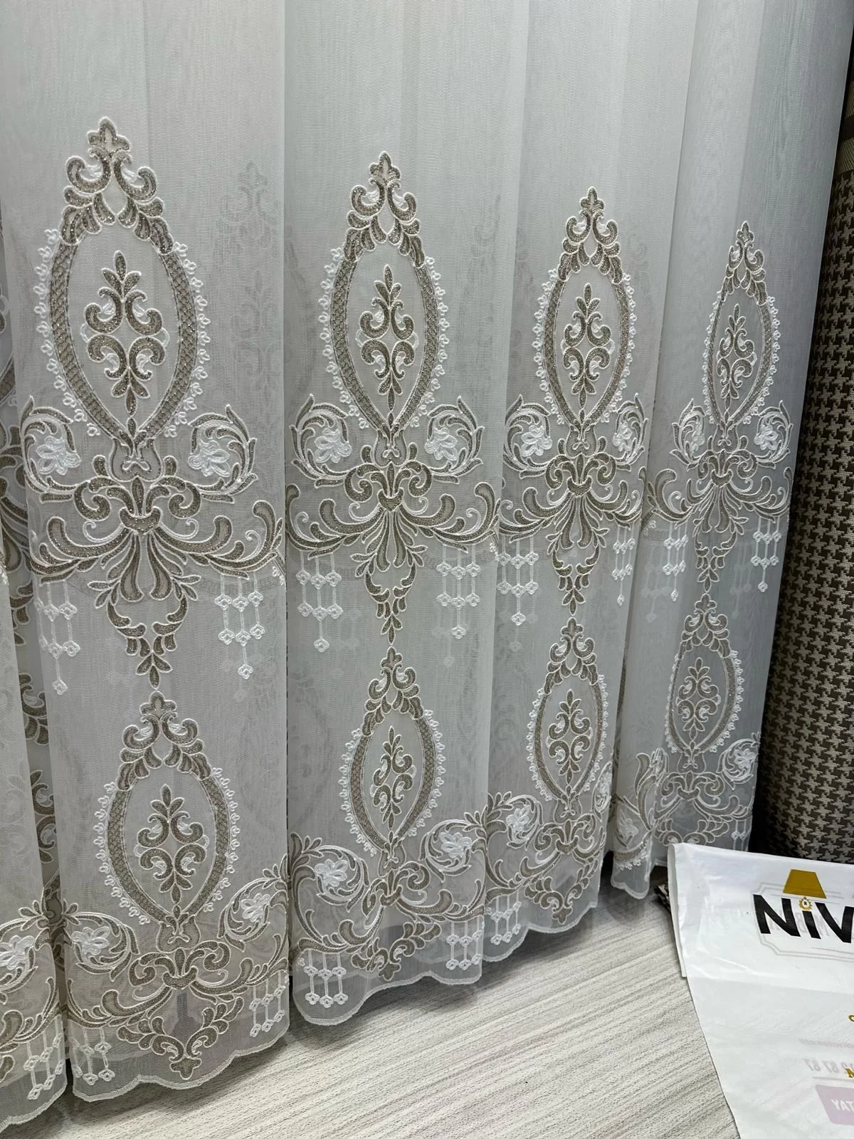 NİVEMESHOME HÜZZAM GOLD DETAYLI 1/3 SIK PİLELİ TÜL PERDE APM