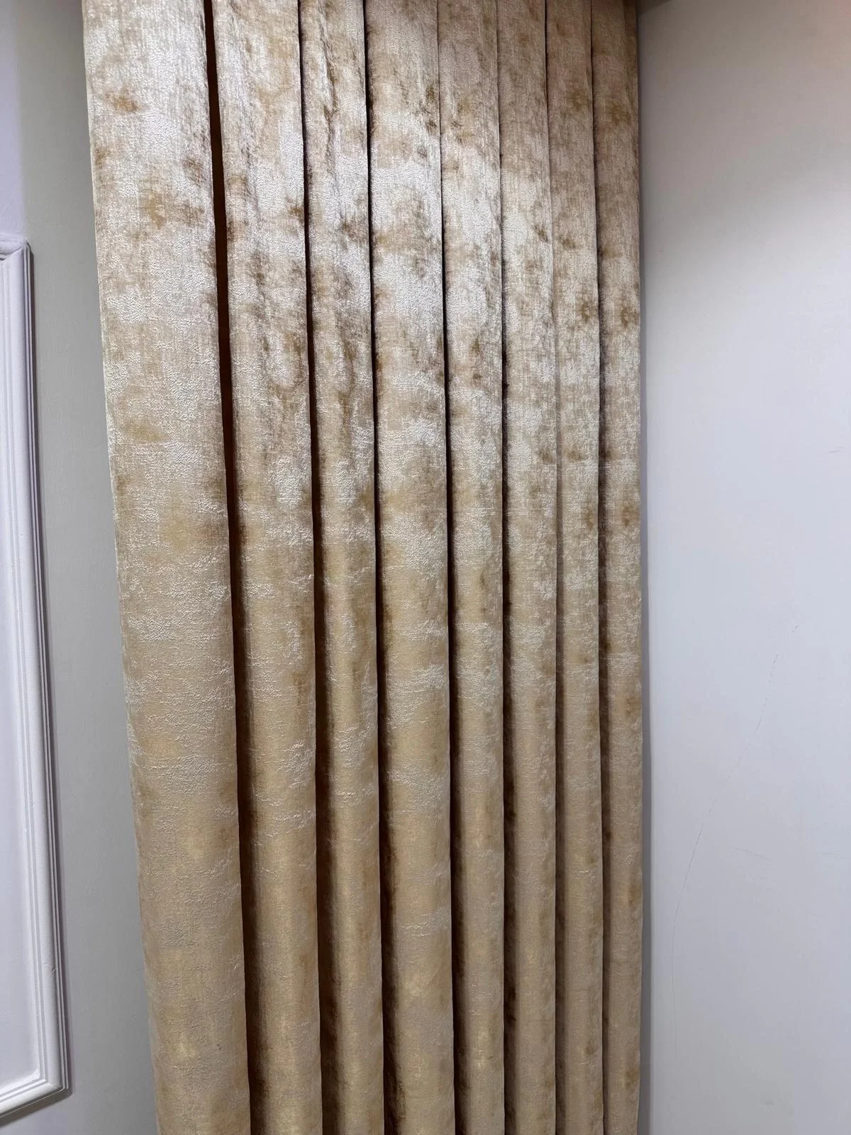 NİVEMESHOME ISTANBUL V-401 ORO 1/3 TESSUTO DENSO BLIND PERE APM