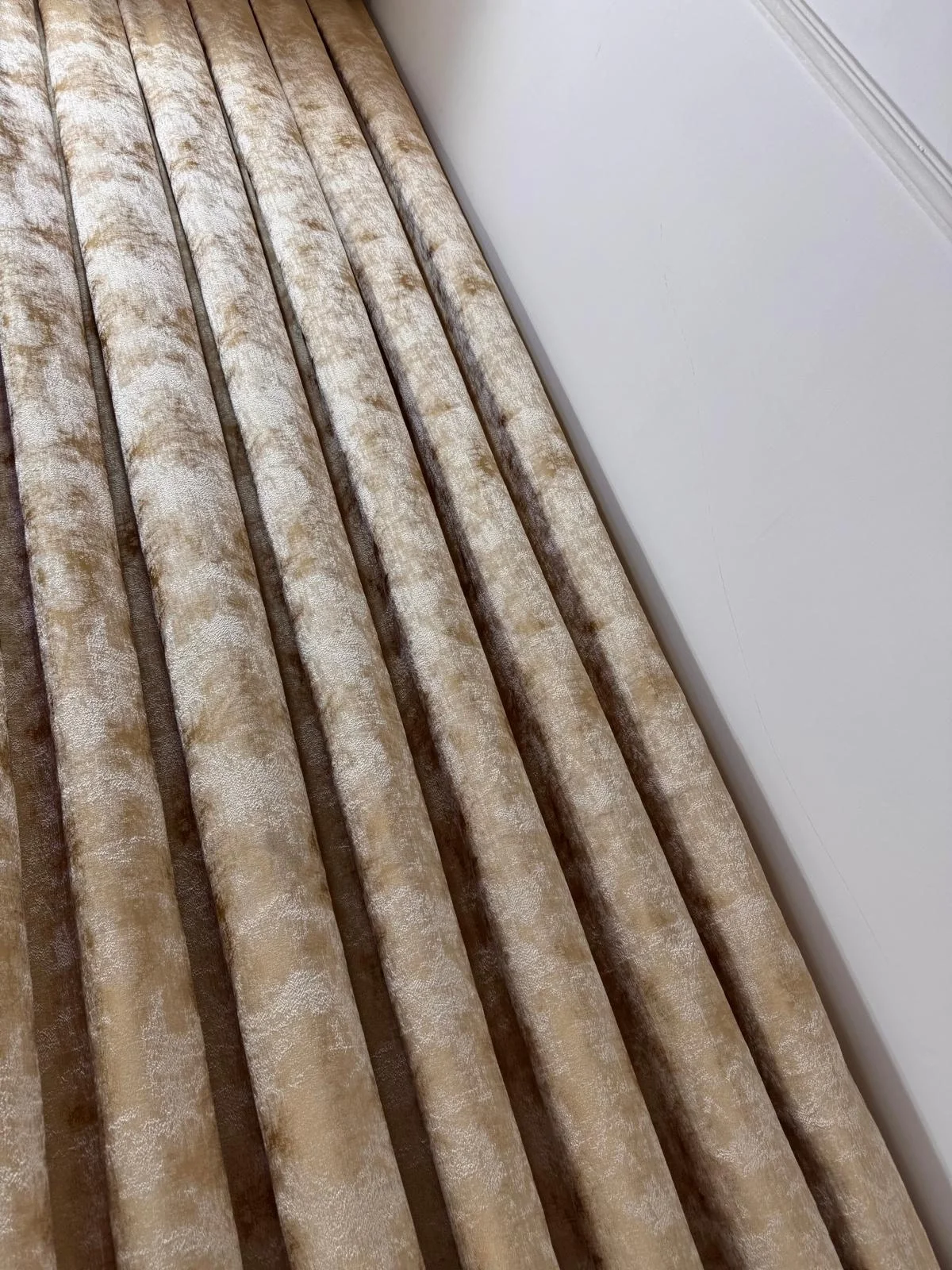 NİVEMESHOME ISTANBUL V-401 ORO 1/3 TESSUTO DENSO BLIND PERE APM