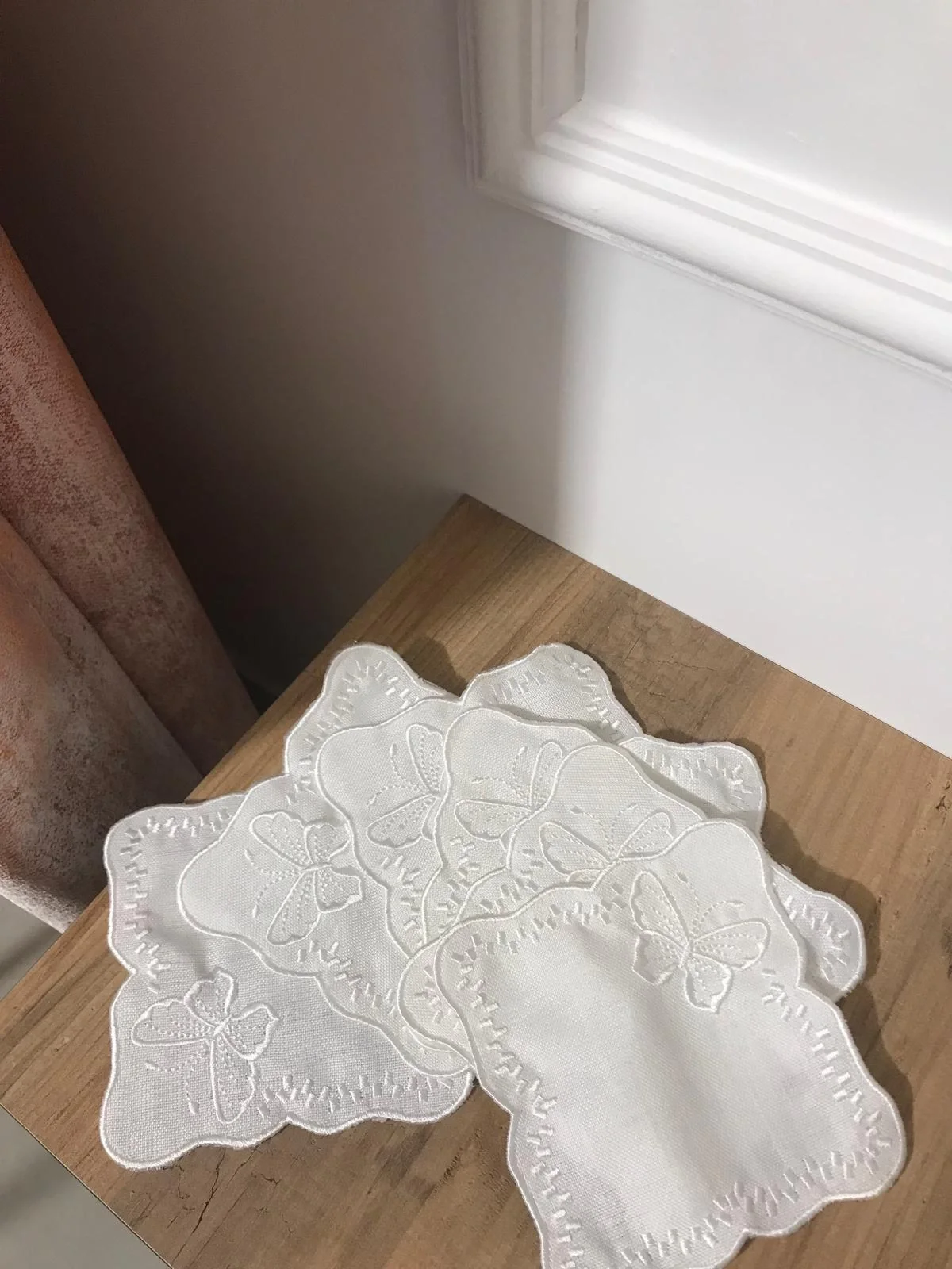 FARFALLE BIANCHE CONFEZIONE DA 6 TESSUTI PER TOVAGLIETTE COCKTAIL LINO CAFFÈ SIDE SERVING.