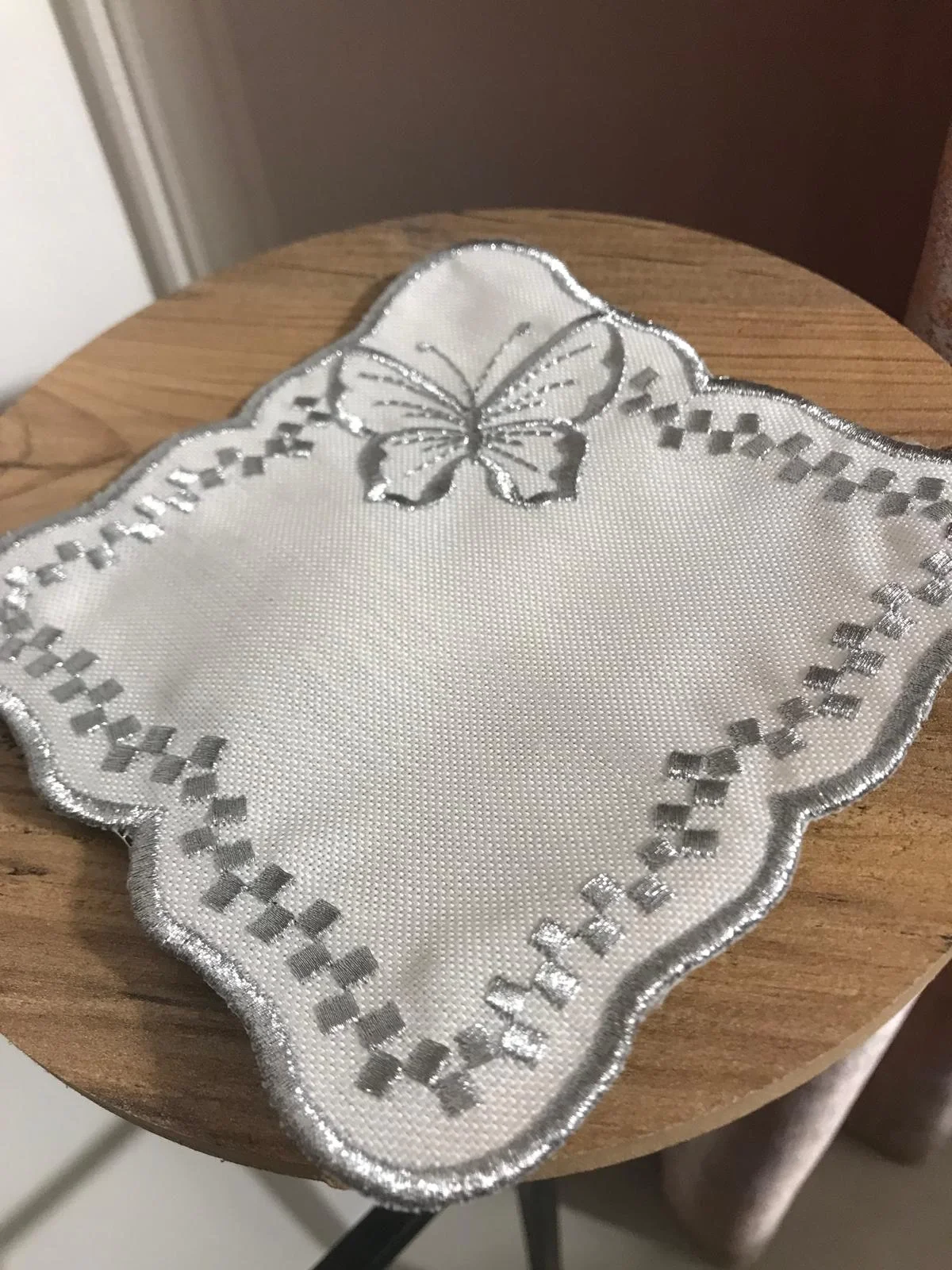 TOVAGLIOLI COCKTAIL IN LINO CON FARFALLE ARGENTO (6 PEZZI) TRASPARENTE PER CAFFÈ
