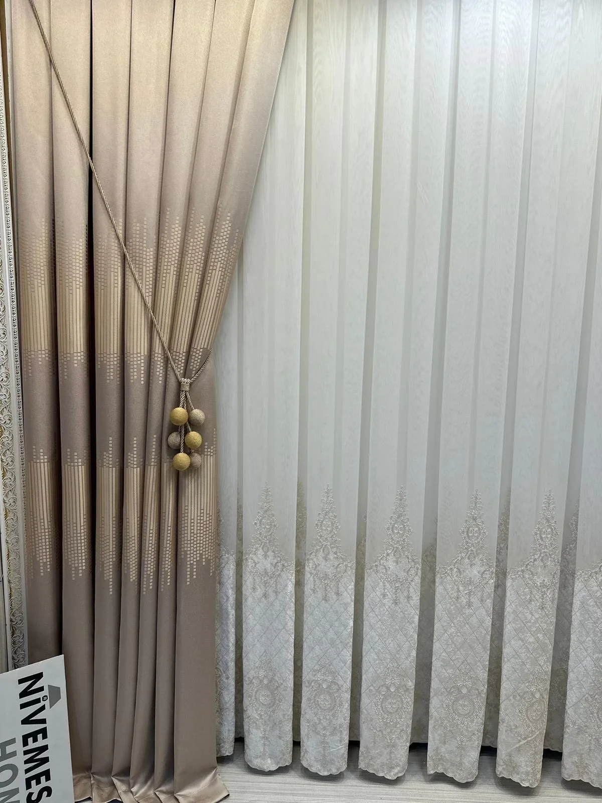 NİVEMESHOME LAL GOLD DETAYLI 2843 1/3 SIK PİLELİ TÜL PERDE APM